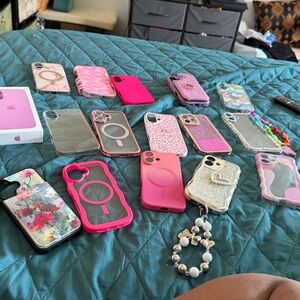 iPhone Cases in Pink and Glitter(iPhone 16)
(15 cases